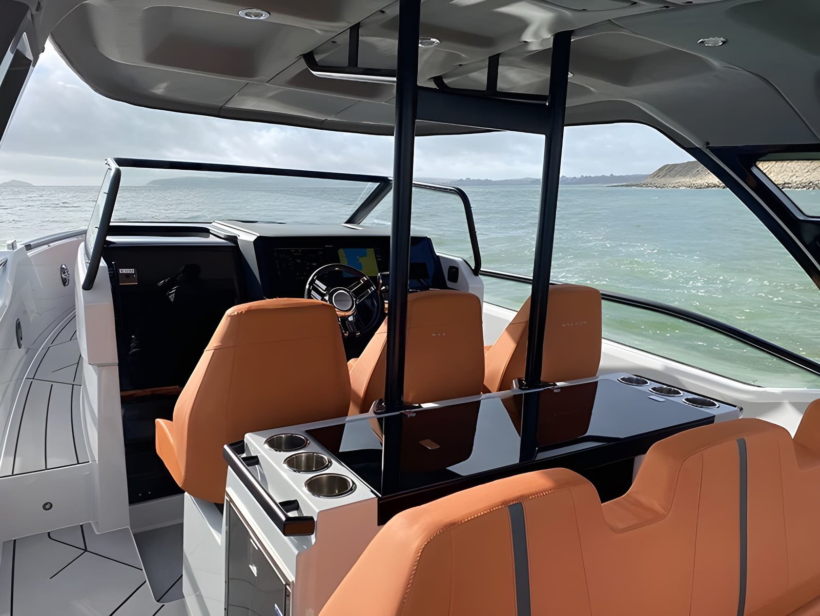 Yacht Front